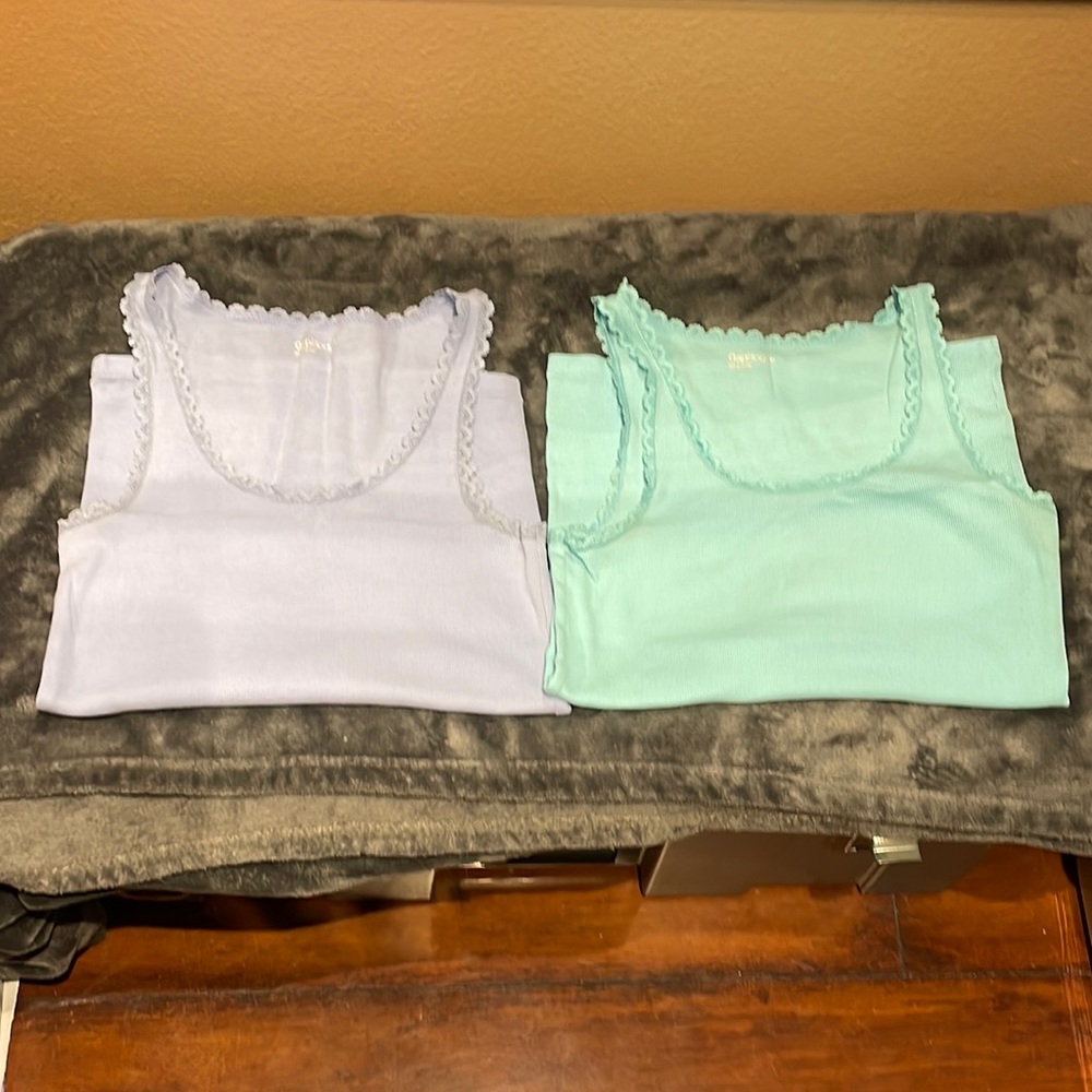 2 Gap Body Tanks. Both Medium
